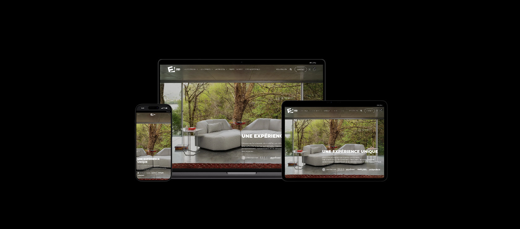 Capture d'écran du site web de FID Paris affiché sur trois appareils : un téléphone mobile, un ordinateur portable et une tablette. Le site présente une page d'accueil moderne avec un canapé gris dans un cadre naturel, entouré de grandes fenêtres donnant sur un espace vert arboré. Le texte principal indique 'UNE EXPÉRIENCE UNIQUE', soulignant la qualité et le confort des meubles proposés. Chaque appareil montre une version responsive du site, optimisée pour différents écrans.